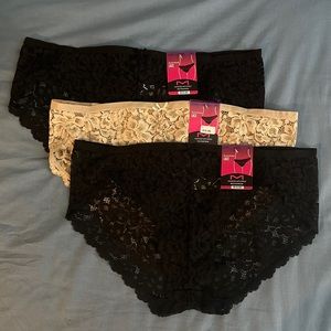 *NWT* 2XL Maidenform All Over Lace Bikini Panties | Lot of 3 (2 black/1 nude)